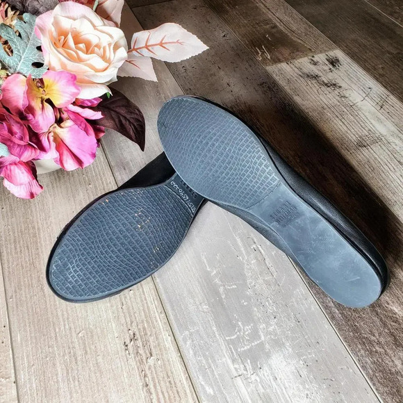 Stuart Weitzman Black Ballet Slip on Leather Flats Round Toe Women's Size 7.5M - Picture 10 of 12